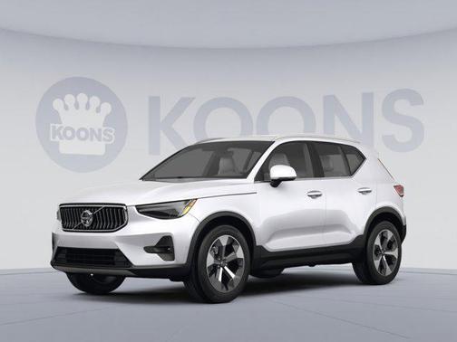 2023 Volvo XC40 B5 Plus Dark Theme