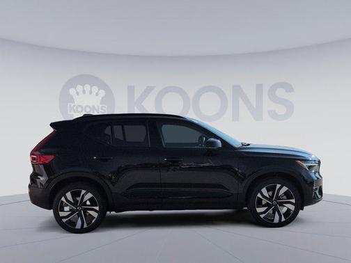 2026 Volvo XC40 B5 Ultra
