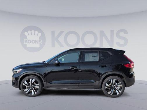 2026 Volvo XC40 B5 Ultra