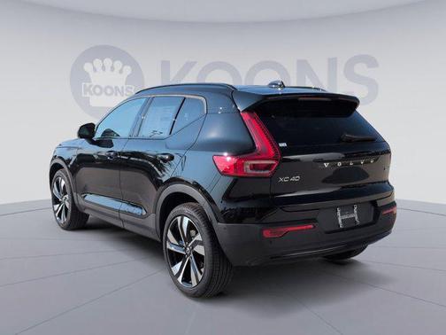 2026 Volvo XC40 B5 Ultra