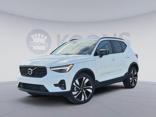 2026 Volvo XC40 Ultra, B5 AWD Gas (mild hybrid), Dark