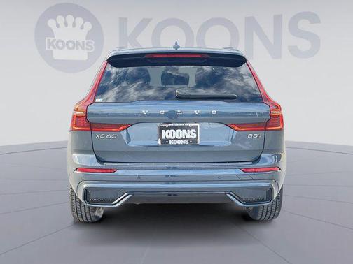 2026 Volvo XC60 B5 Plus