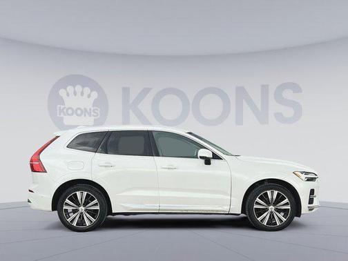 2023 Volvo XC60 B5 Plus Bright Theme