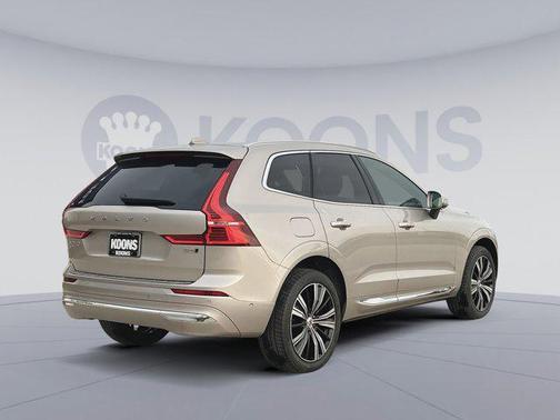 2023 Volvo XC60 B5 Plus Bright Theme