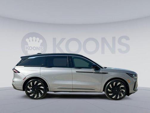 2024 Lincoln Nautilus Black Label