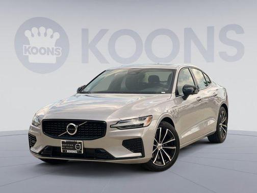 2023 Volvo S60 Recharge Plug-In Hybrid T8 Plus Dark Theme