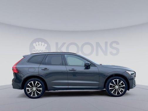 2023 Volvo XC60 B5 Plus Dark Theme