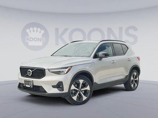 Silver 2025 Volvo XC40 B5 Plus Dark Theme
