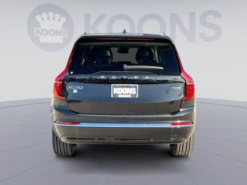 2025 Volvo XC90 Plug-In Hybrid T8 Plus 7-Seater