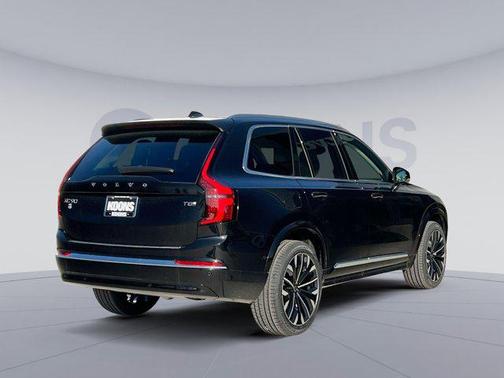 2025 Volvo XC90 Plug-In Hybrid T8 Plus 7-Seater