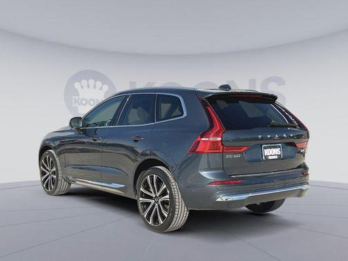 2023 Volvo XC60 B6 Ultimate Bright Theme