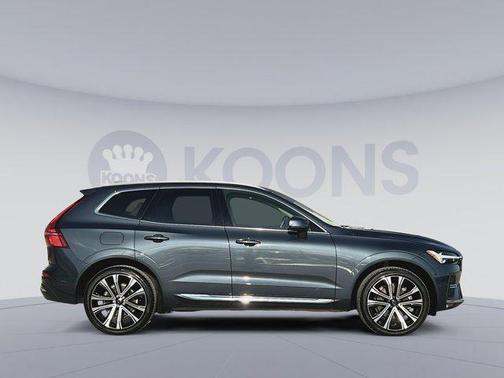 2023 Volvo XC60 B6 Ultimate Bright Theme