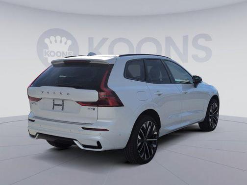 2026 Volvo XC60 B5 Ultra