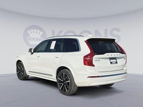 2024 Volvo XC90 B5 Plus Bright Theme