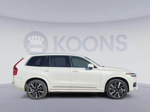 2024 Volvo XC90 B5 Plus Bright Theme