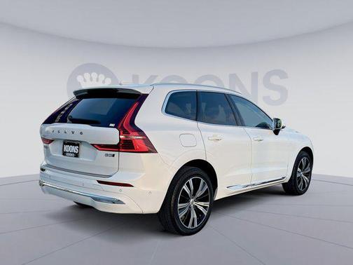 2023 Volvo XC60 B5 Plus Bright Theme