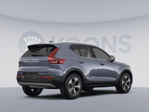2023 Volvo XC40 B5 Plus Dark Theme
