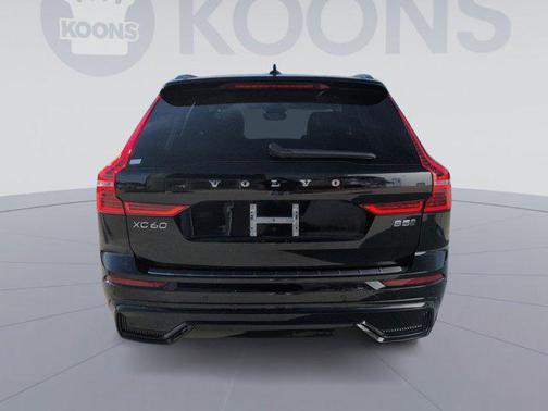 2023 Volvo XC60 Plus Dark Theme