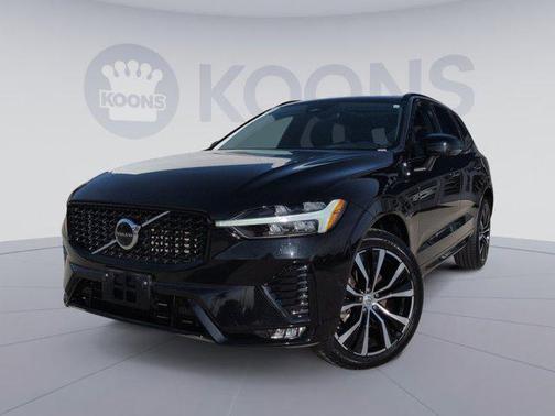 2023 Volvo XC60 Plus Dark Theme