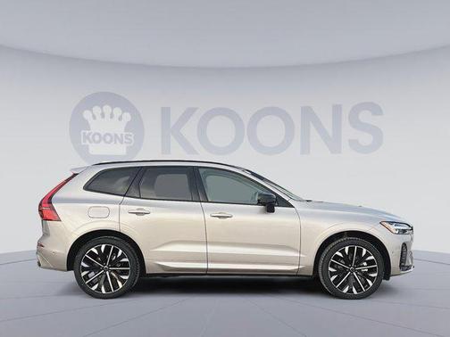 2026 Volvo XC60 B5 Ultra