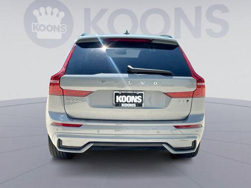 Vapour Grey Metallic 2024 Volvo XC60 B5 Plus Dark Theme