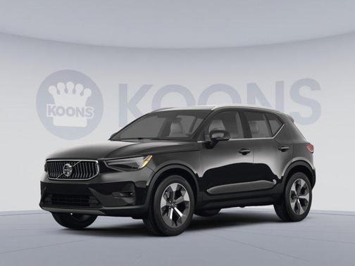 2023 Volvo XC40 B5 Plus Dark Theme