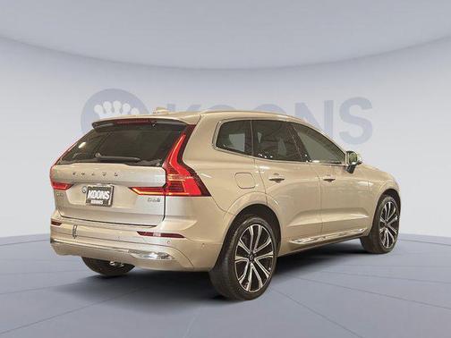 Bright Dusk Metallic 2023 Volvo XC60 B6 Ultimate Bright Theme