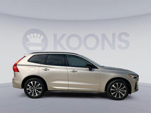 2024 Volvo XC60 B5 Plus Dark Theme