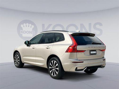 2024 Volvo XC60 B5 Plus Dark Theme