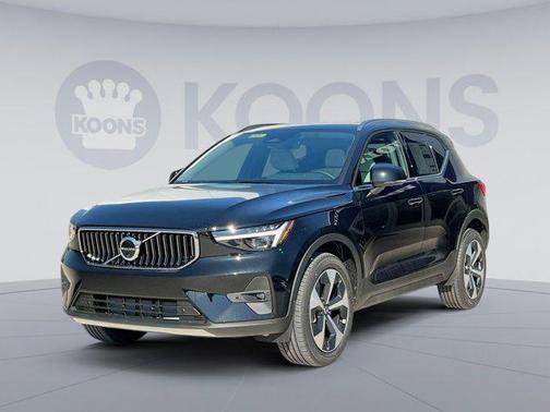 2025 Volvo XC40 B5 Plus Bright Theme