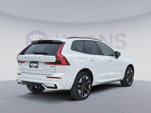 2026 Volvo XC60 B5 Plus