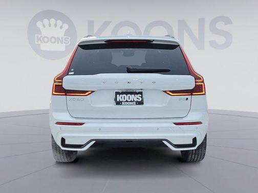 2026 Volvo XC60 B5 Plus