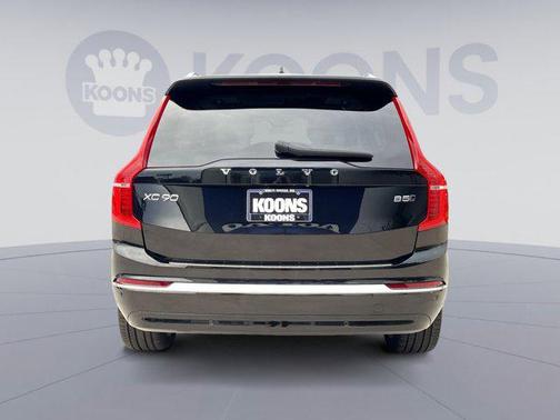 Onyx Black Metallic 2023 Volvo XC90 B5 Plus