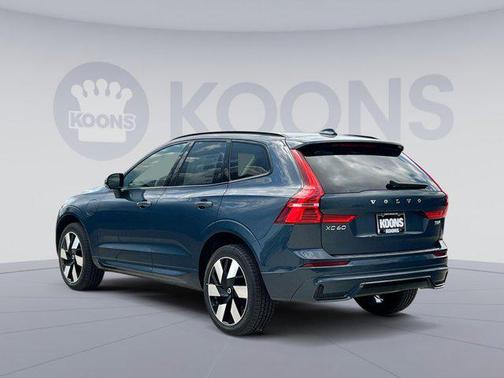 2025 Volvo XC60 Plug-In Hybrid T8 Plus