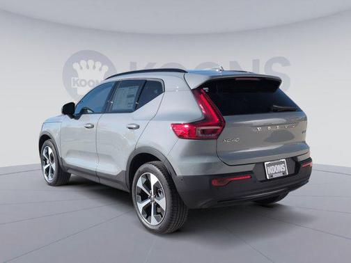 2026 Volvo XC40 B5 Plus