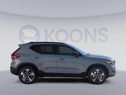2026 Volvo XC40 B5 Plus