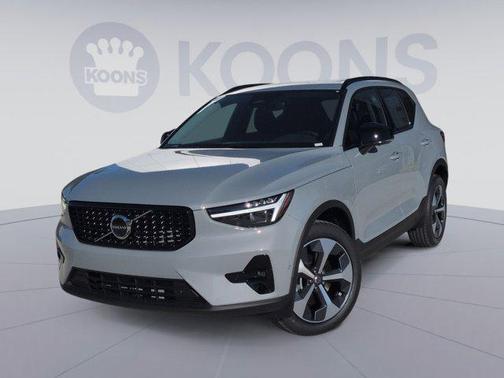 2026 Volvo XC40 B5 Plus