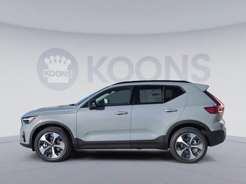 2026 Volvo XC40 B5 Plus