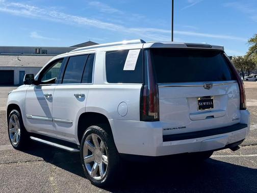 2020 Cadillac Escalade Luxury