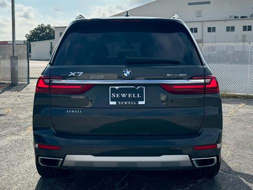 Dravit Grey Metallic 2022 BMW X7 xDrive40i