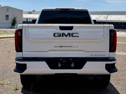 White Frost Tricoat 2025 GMC Sierra 2500 Denali Ultimate