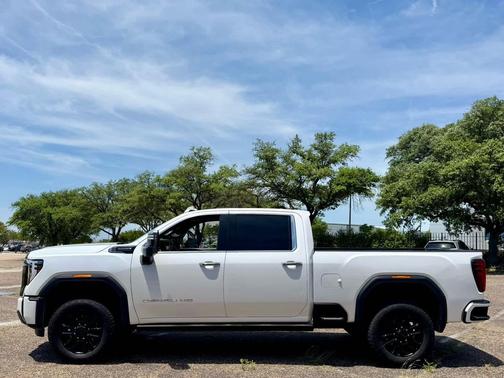 White Frost Tricoat 2025 GMC Sierra 2500 Denali Ultimate