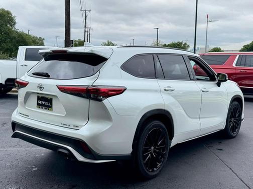 Wind Chill Pearl 2023 Toyota Highlander XSE