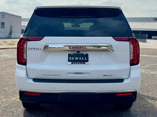 2022 GMC Yukon SLT