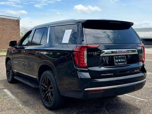 Onyx Black 2023 GMC Yukon SLT
