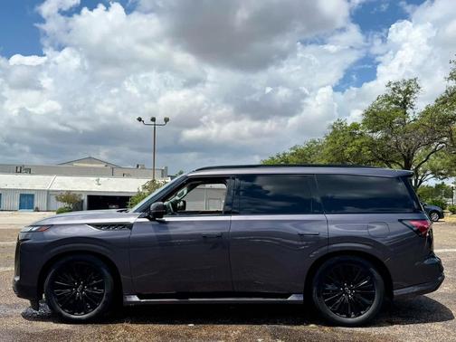 Anthracite Gray 2025 INFINITI QX80 Luxe