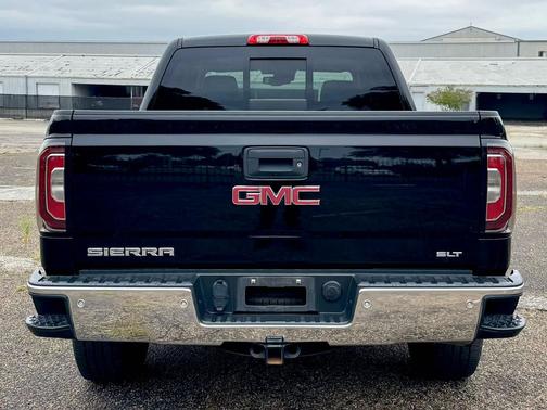 Onyx Black 2018 GMC Sierra 1500 SLT