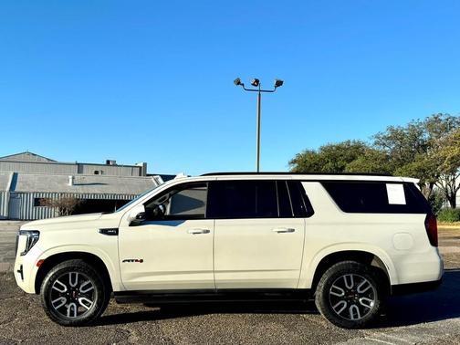 2023 GMC Yukon XL 4WD AT4