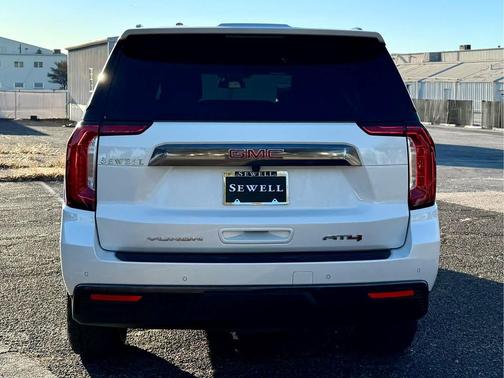 2023 GMC Yukon XL 4WD AT4