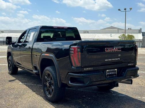 Onyx Black 2024 GMC Sierra 2500 AT4